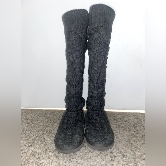 UGG boots - Picture 1 of 5